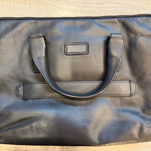 Tumi Black Leather Men's Messenger Bag - Picture 4 of 10